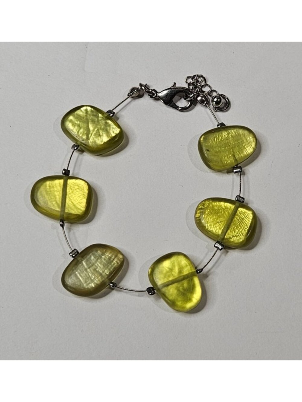 Green Plastic Silvertone Wire Beaded Bracelet Lobster Clasp 7 - 8 inches